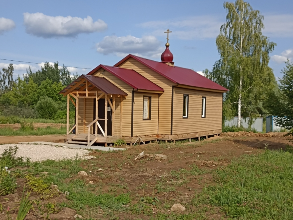 Храм святой блаженной Ксении Петербургской находится по адресу Калужская обл., Боровский р-н, г. Балабаново, ул. Московская (вдоль пешеходной дороги от ул. Коммунальная до ул. Московская)